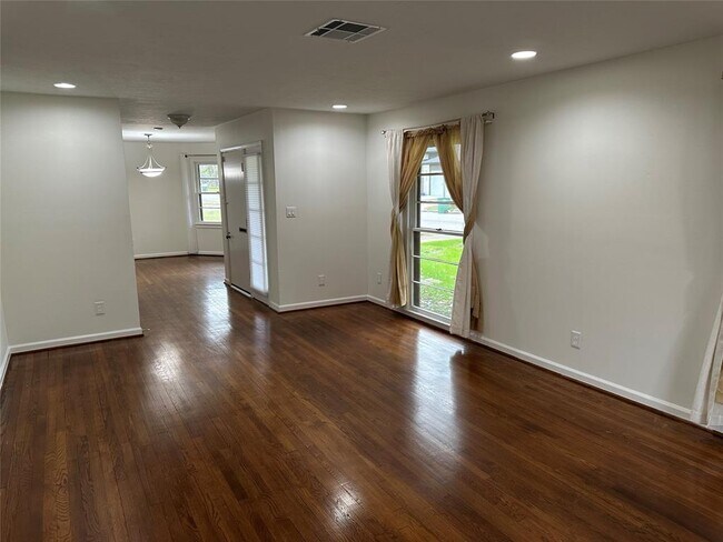 Foto del edificio - 3332 Prospect St