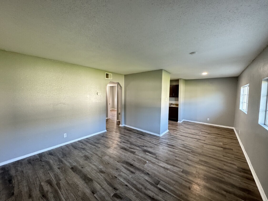 Primary Photo - 2 Bedroom and 1 bathroom ready to move in