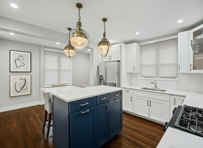 Foto del edificio - 2850 W Henderson St