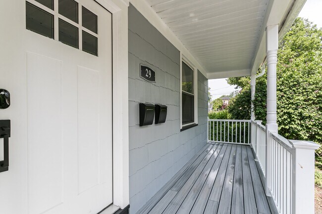 Front Entrance 2 - 29 Stewart St
