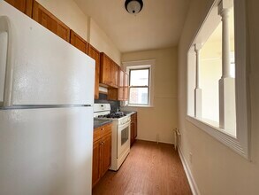 Building Photo - 93 W 33rd St