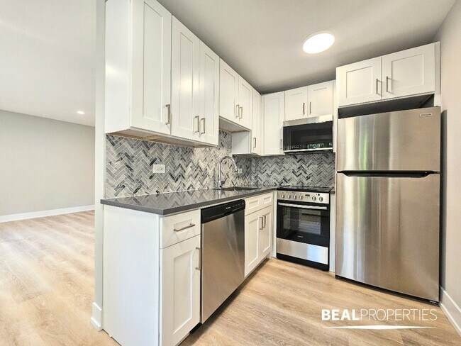 Foto del edificio - 452 W Oakdale Ave