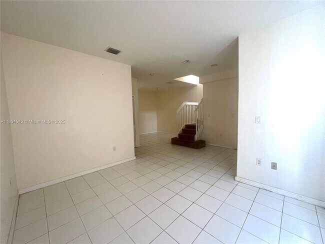 Building Photo - 1429 SE 24th Ct