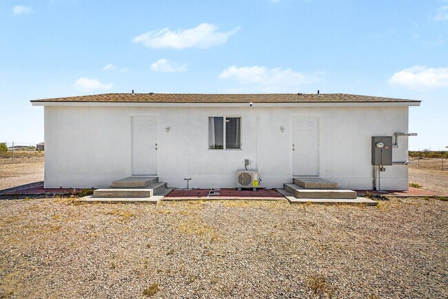 Building Photo - 34233 W Sahuaro St
