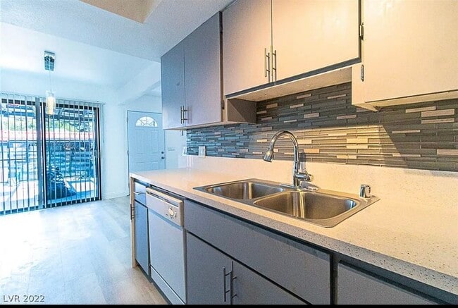 Building Photo - 331 Misty Isle Lane, Unit D