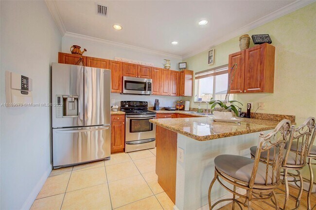 Foto del edificio - 3165 NE 3rd Dr