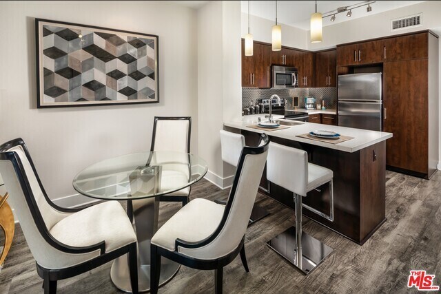 Foto del edificio - 1714 N McCadden Pl