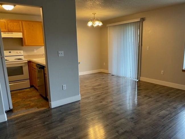 Building Photo - 104 Rice Ln