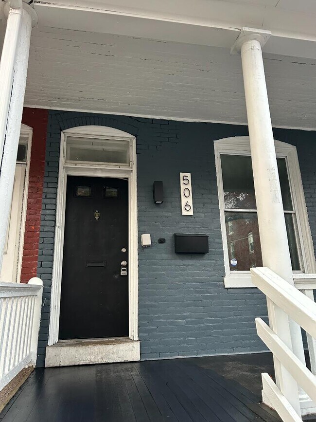 Building Photo - 506 Curtin St