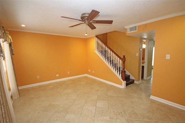 Building Photo - 4953 Lamonte Ln