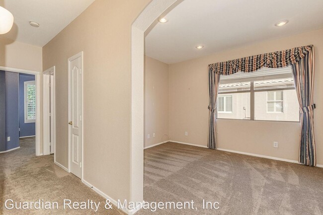 Building Photo - 2 br, 2 bath House - 17631 N Goldwater Dr.