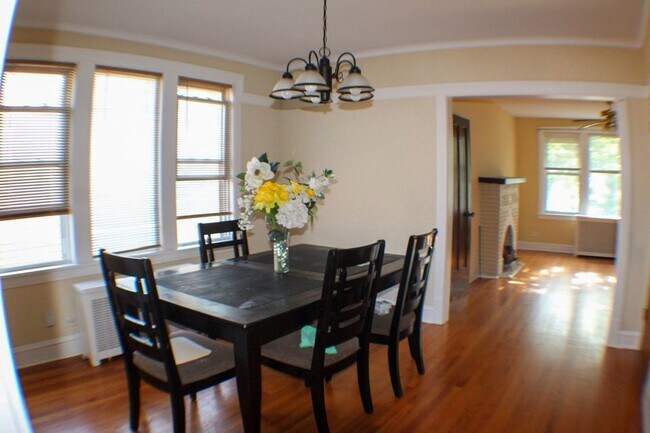 Foto del edificio - 2849 N Linder Ave