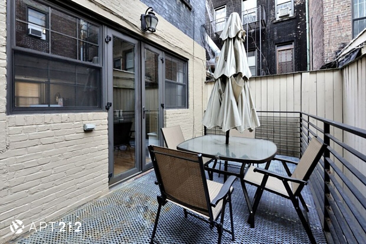 Primary Photo - 248 E 83rd St
