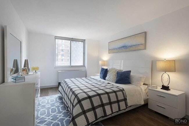 Foto del edificio - 10-40 River Road