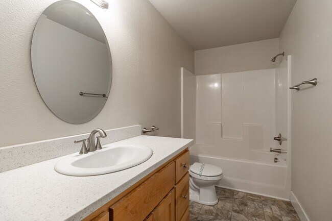 Foto del edificio - DOWNTOWN Vancouver -Newer 2 Bedroom 1 Bath...