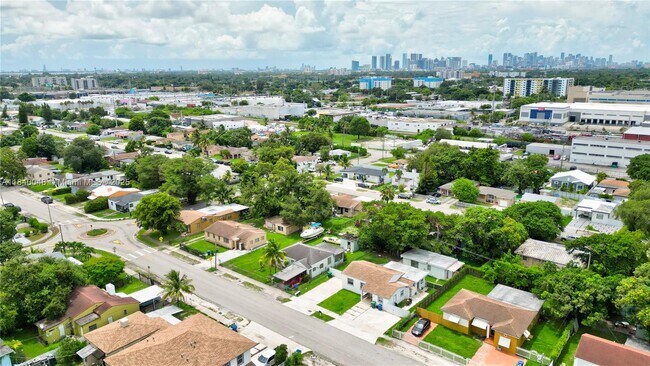 Foto del edificio - 1036 NW 75th St