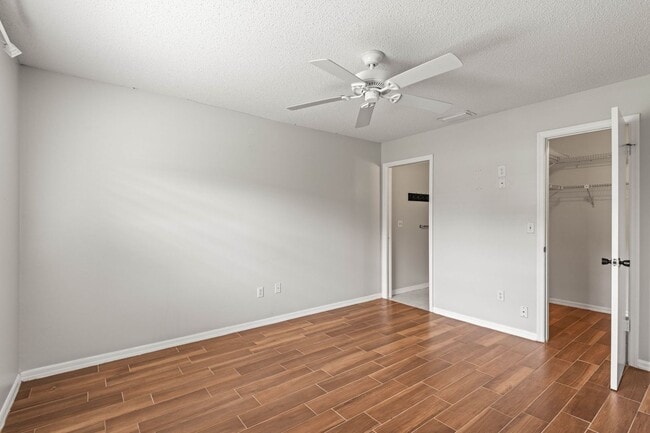Building Photo - Perfect Retirement Condo