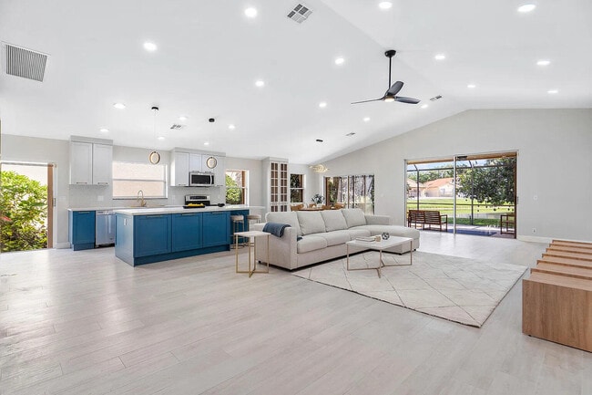 Building Photo - 8031 Nadmar Ave