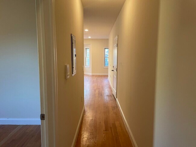 Building Photo - 137 Terrace Ave