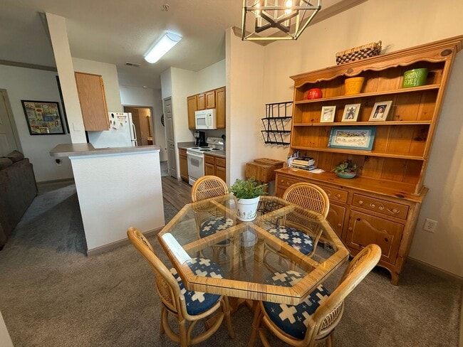 Building Photo - 2 Bed, 2 Bath Condo in Fort Collins - Foss...
