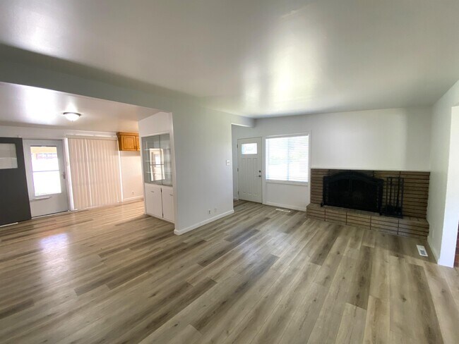 Building Photo - 1445 E 4230 S