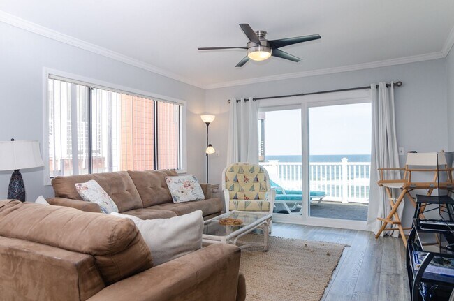 Foto del edificio - (C092) 1423 South Lake Park Blvd, Unit 3F,...