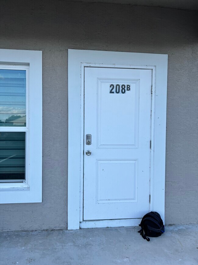 Foto del edificio - 208 NW 16th St