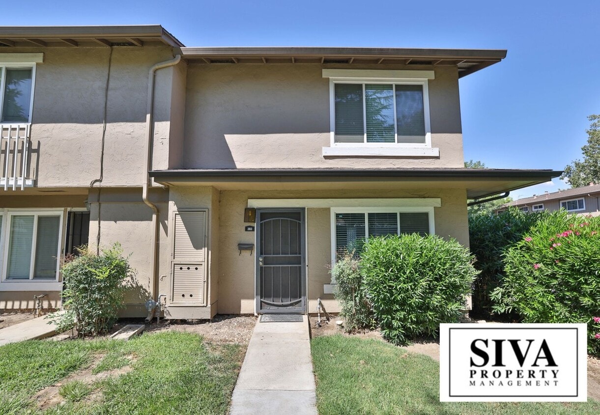 Primary Photo - 202 Litchi Grove Ct