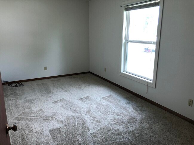 Foto del edificio - 519 S Dodge St