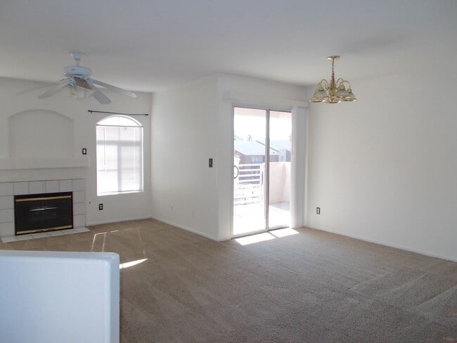 Building Photo - Charming 2 Bed / 2 Bath Condo with Fireplace & Balcony – Prime Location!
