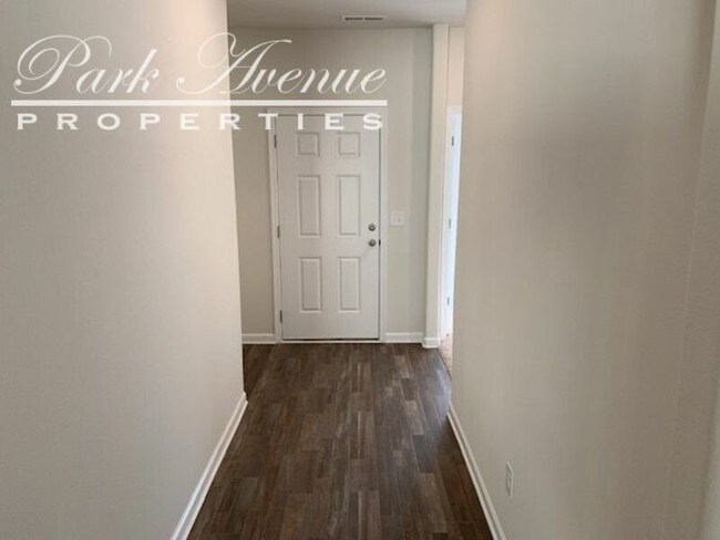 Foto del edificio - 5217 Upton Pl