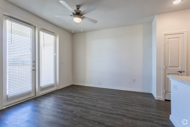 1HAB, 1BA - 655SF A1 - Sala de estar - Lavon