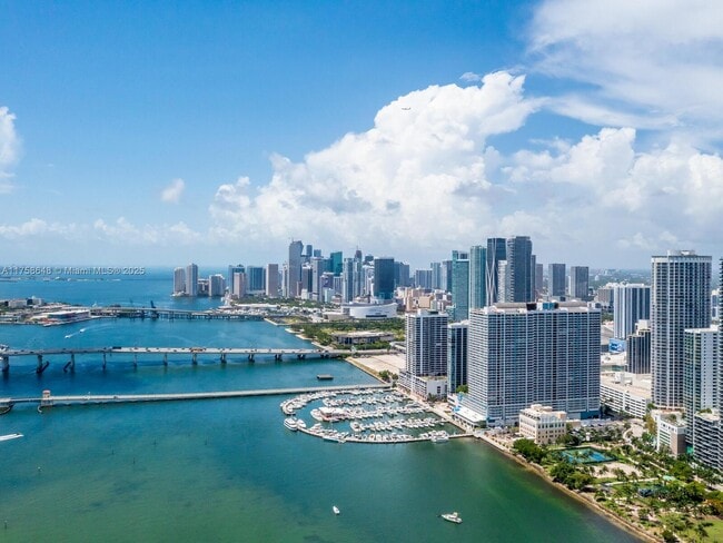Building Photo - 1800 N Bayshore Dr