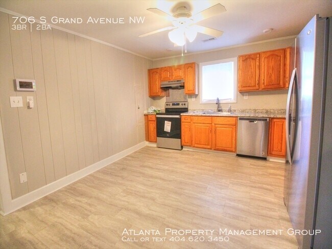 Foto del edificio - 706 S Grand Avenue NW