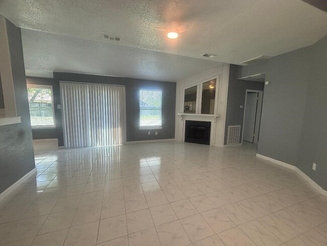 Building Photo - 7218 Arista Dr