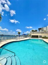 Building Photo - 1175 NE Miami Gardens Dr