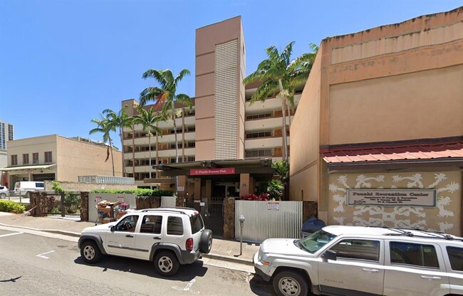 Building Photo - 167 N Pauahi St