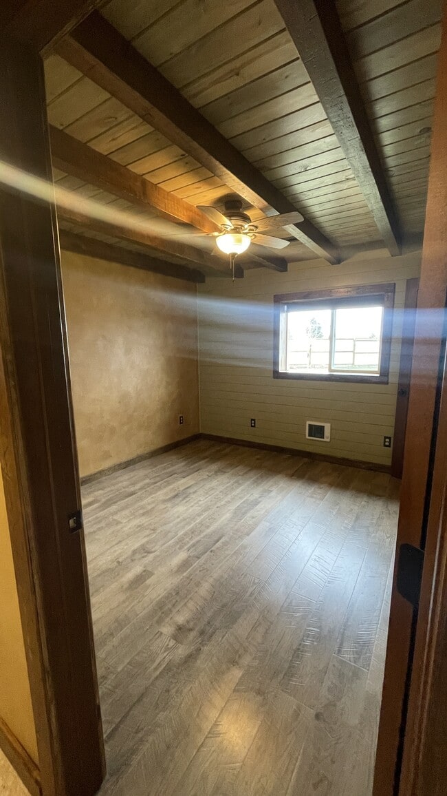 Building Photo - 1 Crystal Creek Dr