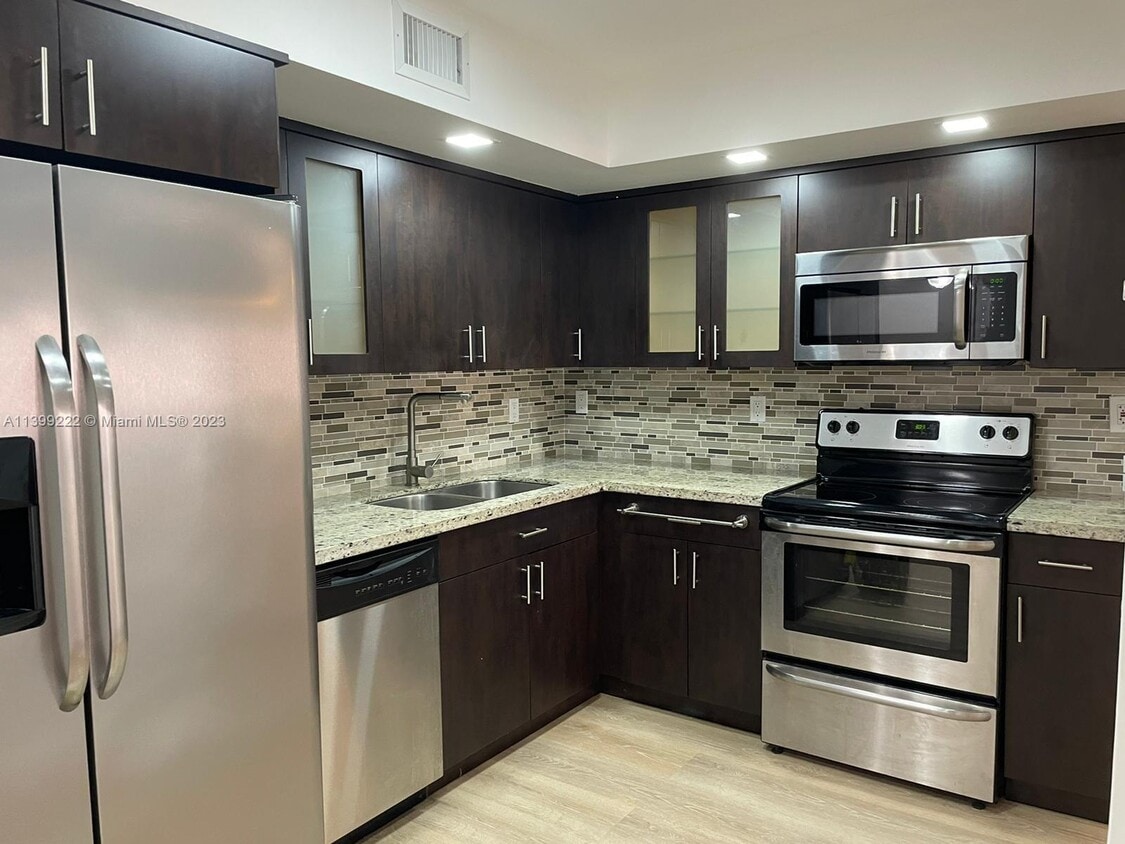 20860 San Simeon Way Unit 2026, Miami, FL 33179 Condo for Rent in