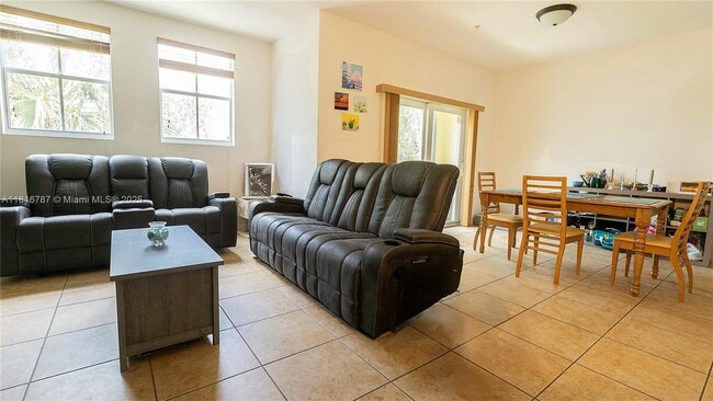 Foto del edificio - 10870 NW 88th Terrace