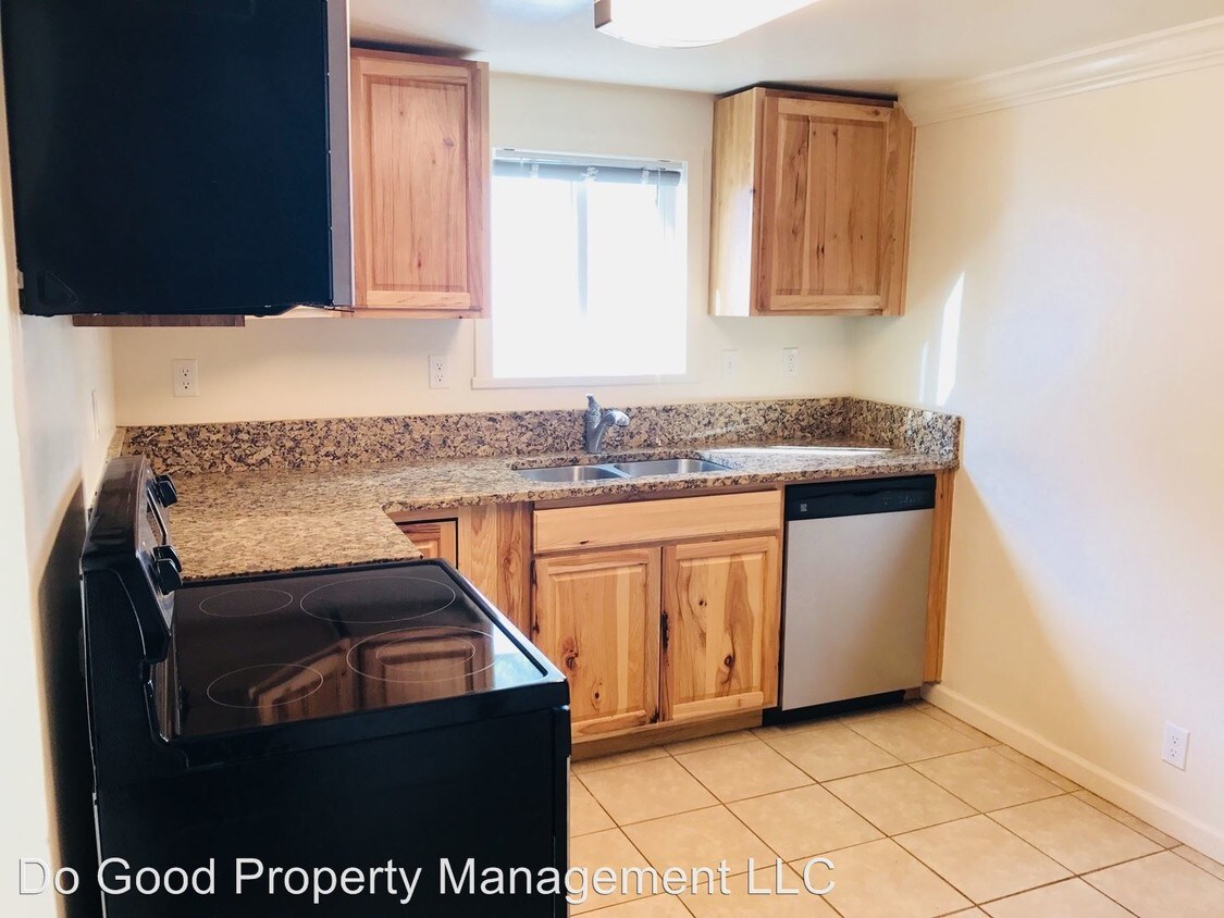 Foto principal - 1011 4th St N
