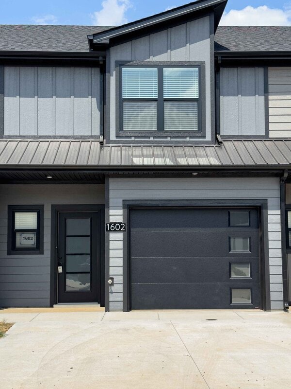 Building Photo - 1602 Jonathan Wade Cir