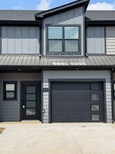 Building Photo - 1602 Jonathan Wade Cir