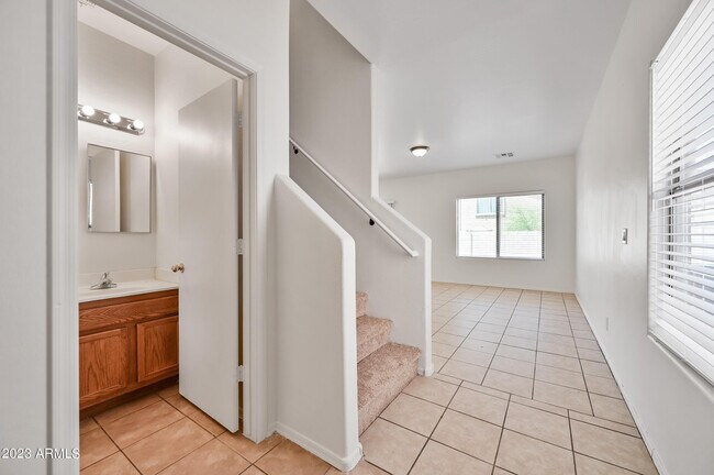 Foto del edificio - 630 E Dekalb Ln