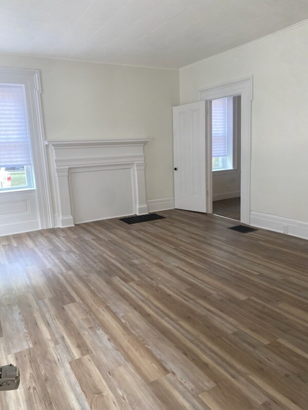 Foto principal - 8338 W Ridge Rd