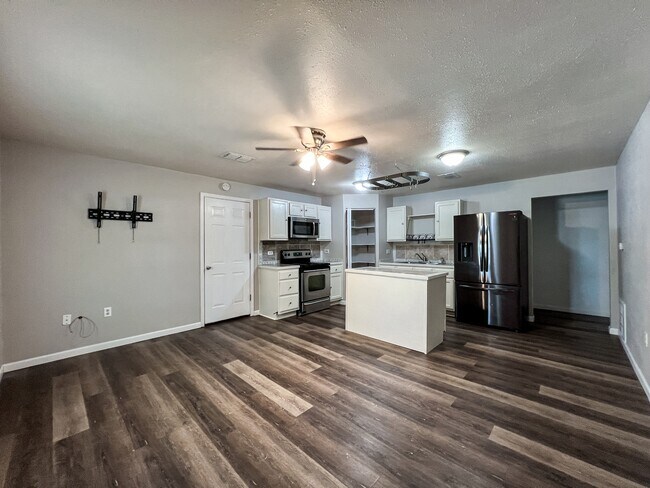 Foto del edificio - 1825 Lakeview Dr