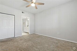 Building Photo - 6400 Aragon Way