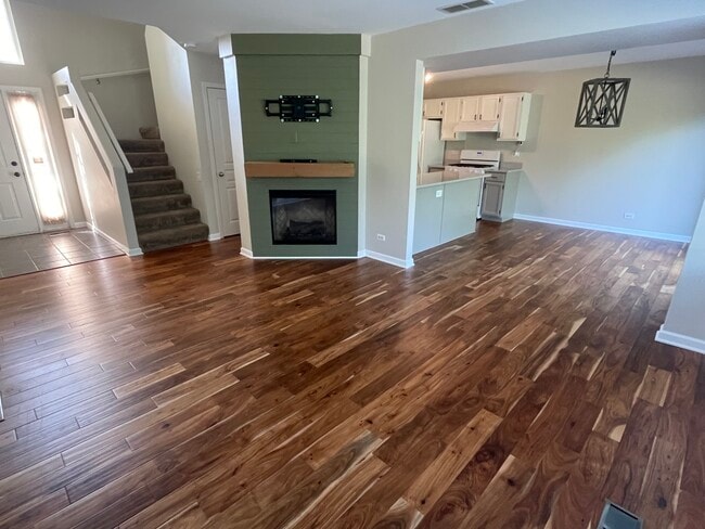Building Photo - 357 Persimmon Ct