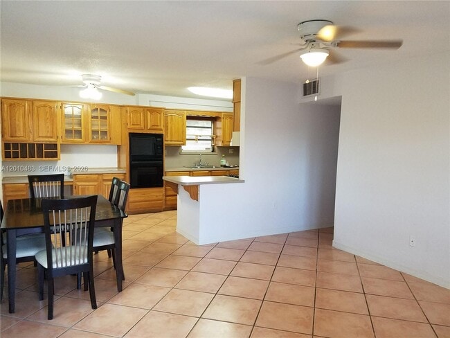 Foto del edificio - 690 SW 120th Ave