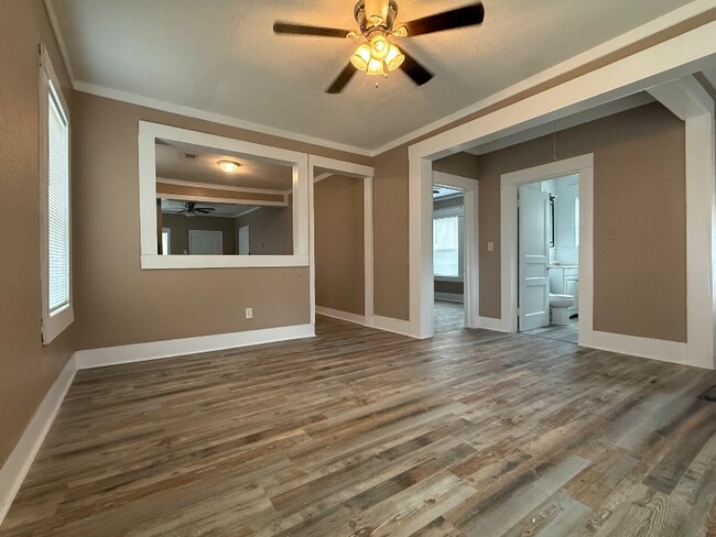 Foto del edificio - 4219 3rd St